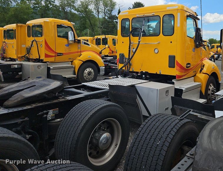 image for item OK9923 2019 Kenworth T680 semi truck