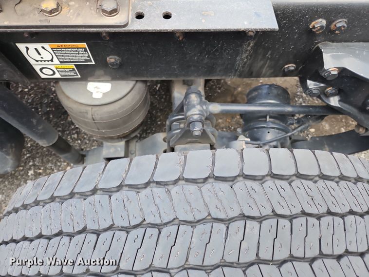 image for item OK9923 2019 Kenworth T680 semi truck