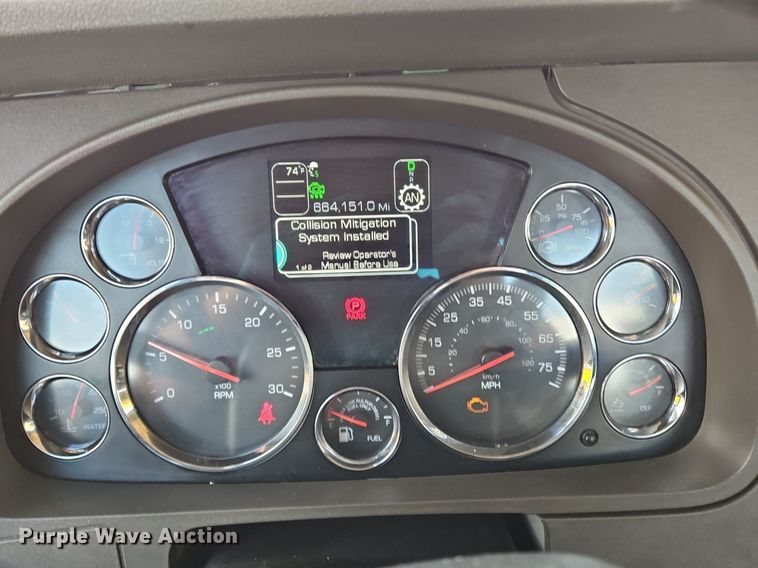 image for item OK9923 2019 Kenworth T680 semi truck