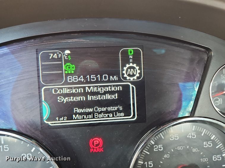 image for item OK9923 2019 Kenworth T680 semi truck