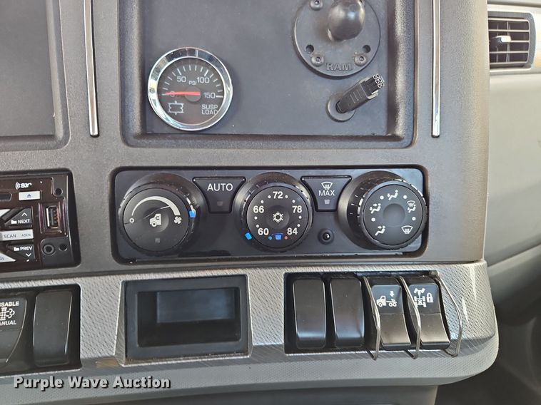 image for item OK9923 2019 Kenworth T680 semi truck