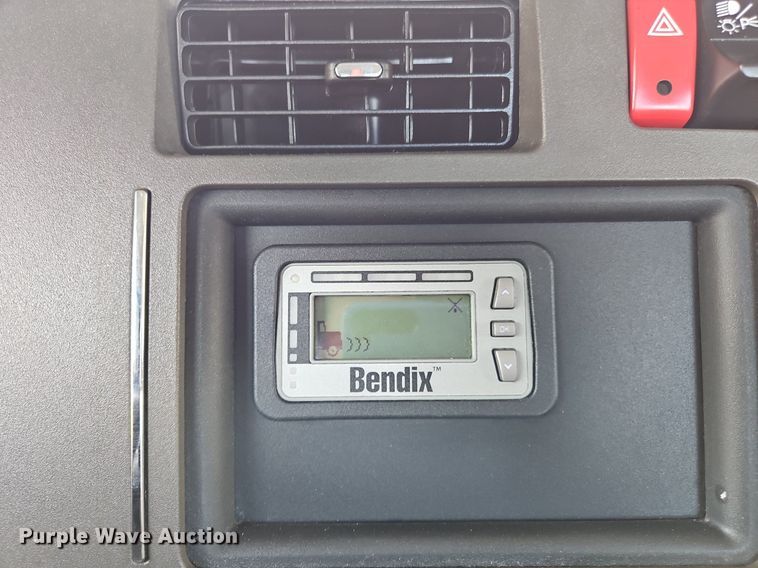 image for item OK9923 2019 Kenworth T680 semi truck