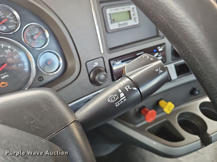 image for item OK9923 2019 Kenworth T680 semi truck