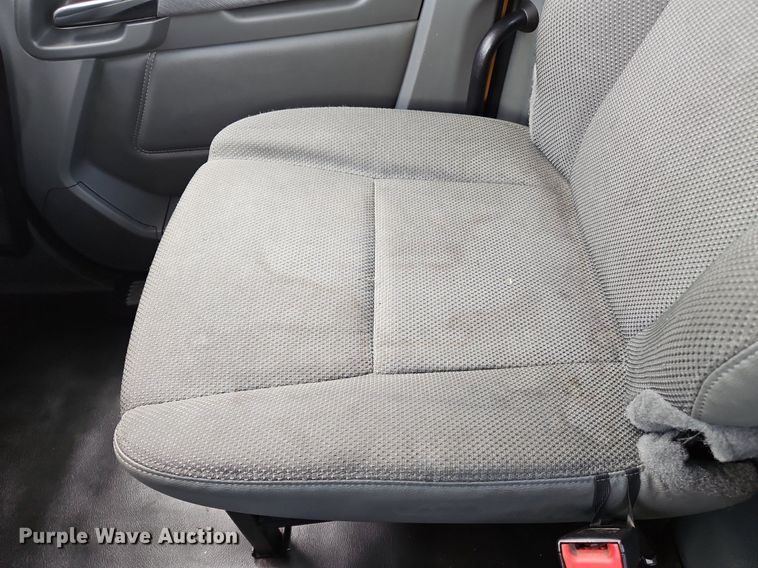 image for item OK9923 2019 Kenworth T680 semi truck