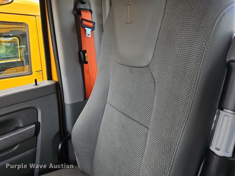 image for item OK9923 2019 Kenworth T680 semi truck