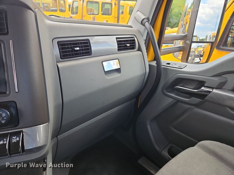 image for item OK9923 2019 Kenworth T680 semi truck