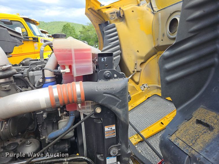 image for item OK9923 2019 Kenworth T680 semi truck