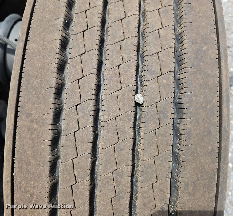 image for item OK9923 2019 Kenworth T680 semi truck