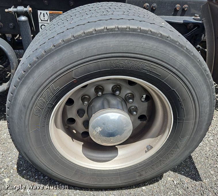 image for item OK9923 2019 Kenworth T680 semi truck