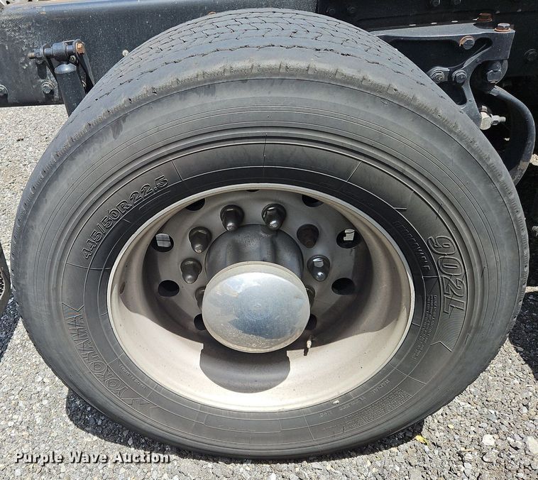 image for item OK9923 2019 Kenworth T680 semi truck