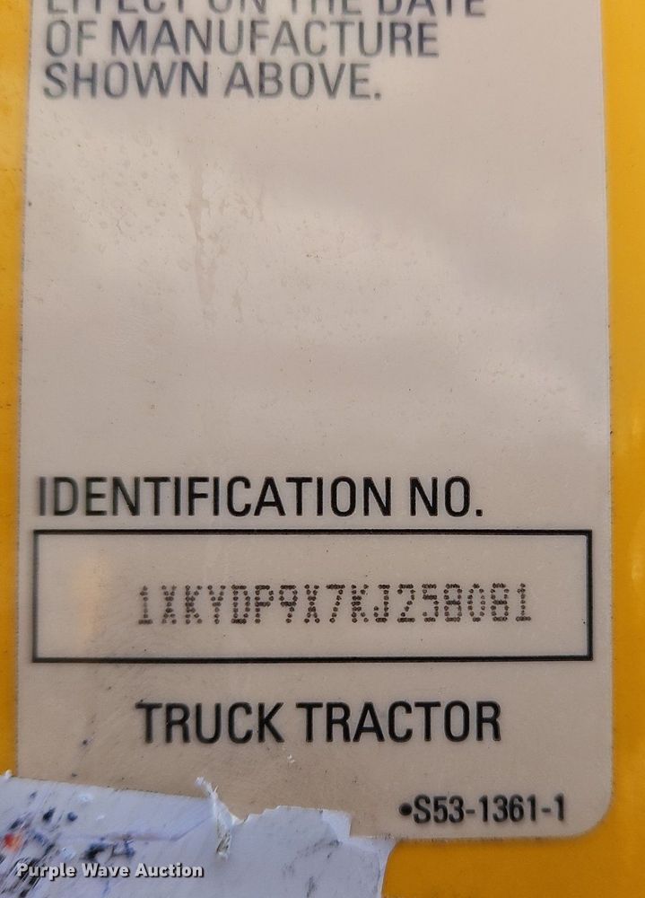 image for item OK9923 2019 Kenworth T680 semi truck