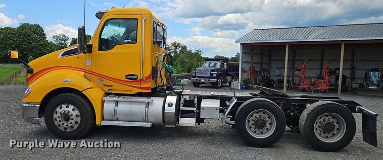 image for item OK9924 2020 Kenworth  T680 semi truck