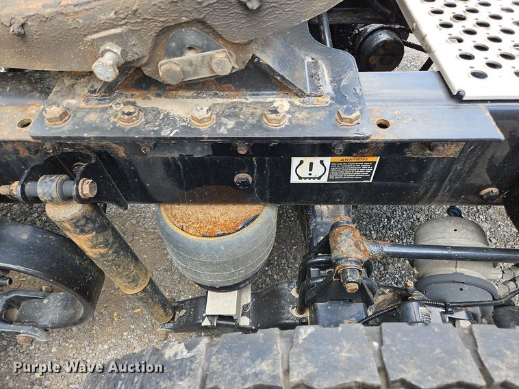 image for item OK9924 2020 Kenworth  T680 semi truck