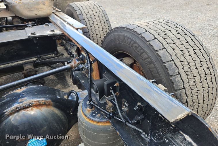 image for item OK9924 2020 Kenworth  T680 semi truck