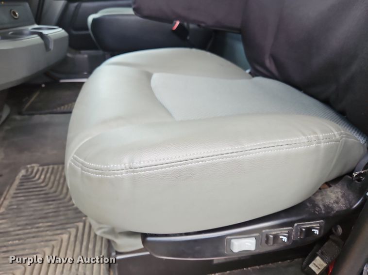 image for item OK9924 2020 Kenworth  T680 semi truck