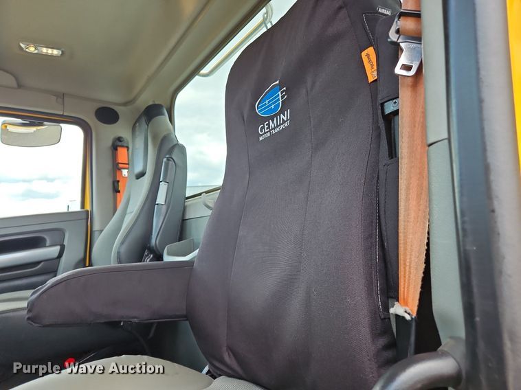 image for item OK9924 2020 Kenworth  T680 semi truck