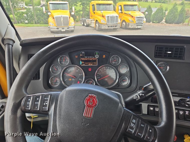 image for item OK9924 2020 Kenworth  T680 semi truck