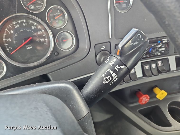 image for item OK9924 2020 Kenworth  T680 semi truck