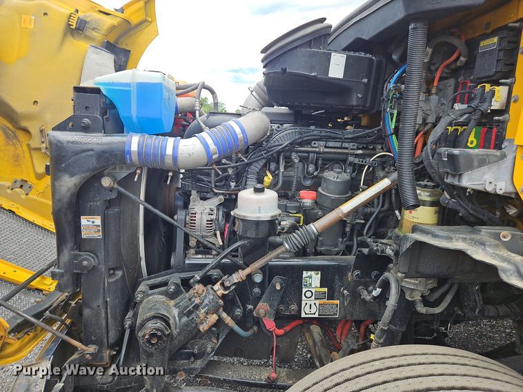 image for item OK9924 2020 Kenworth  T680 semi truck