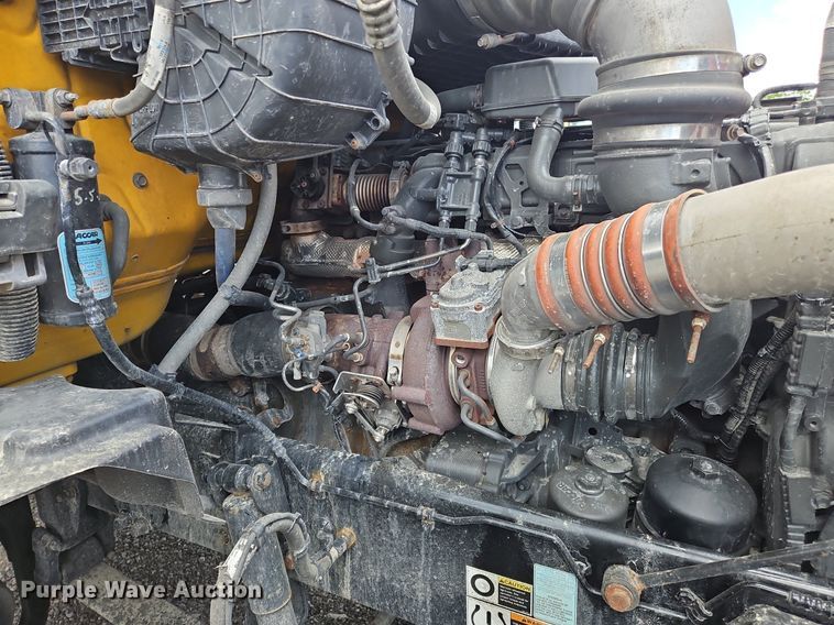 image for item OK9924 2020 Kenworth  T680 semi truck