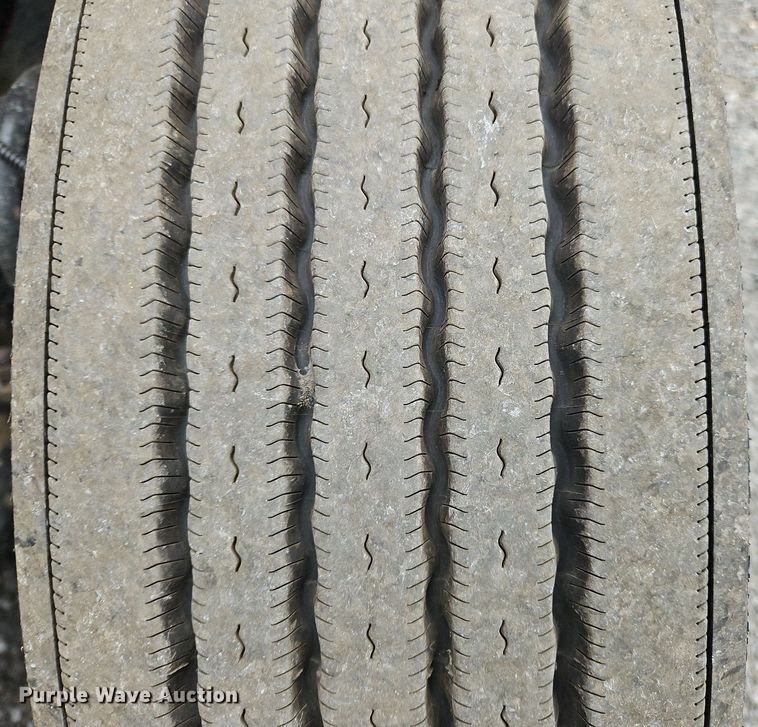 image for item OK9924 2020 Kenworth  T680 semi truck