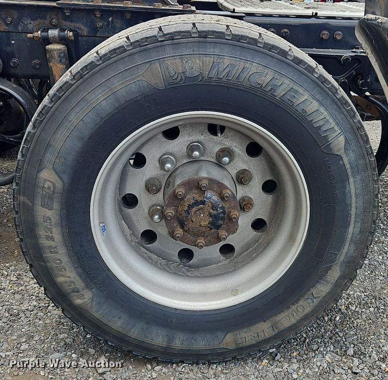 image for item OK9924 2020 Kenworth  T680 semi truck