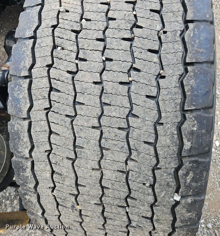 image for item OK9924 2020 Kenworth  T680 semi truck