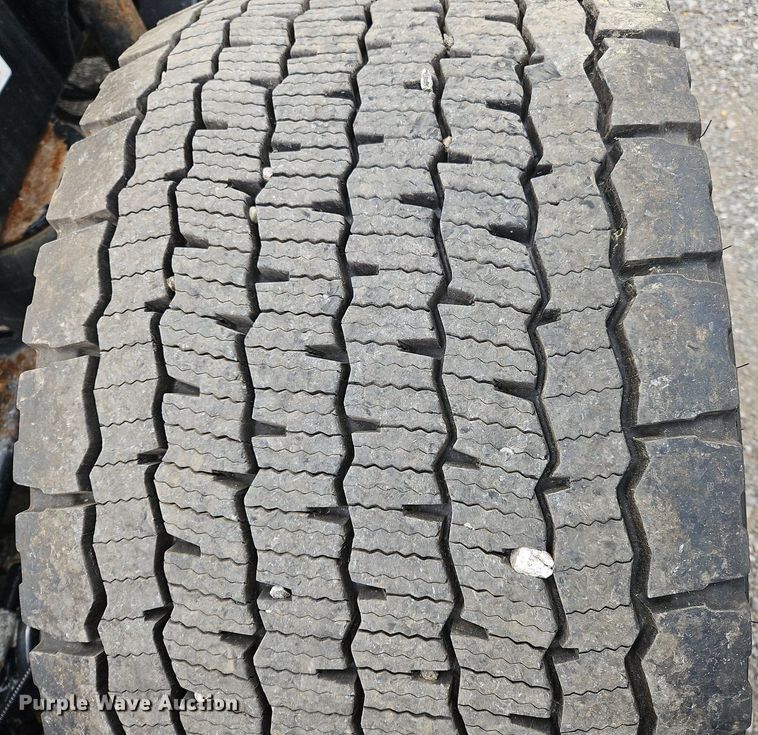 image for item OK9924 2020 Kenworth  T680 semi truck