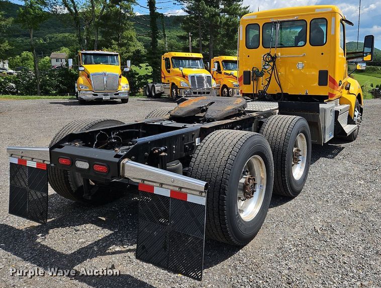 image for item OK9925 2020 Kenworth  T680 semi truck