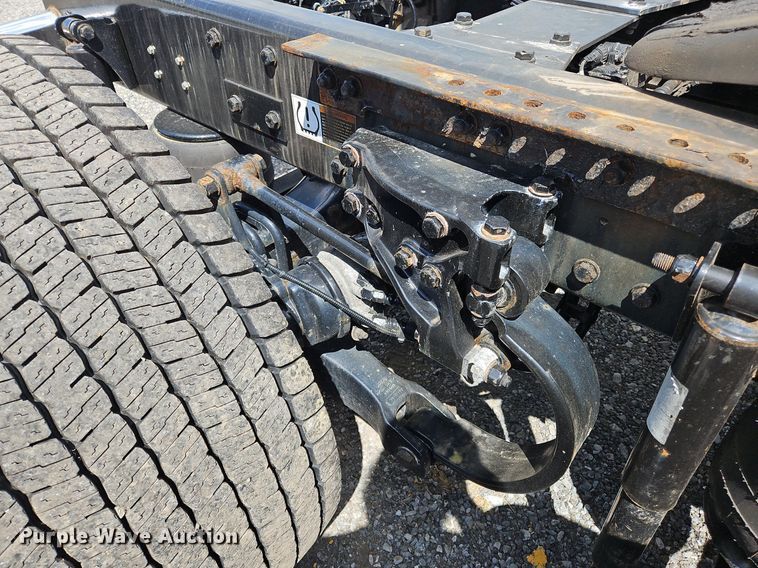 image for item OK9925 2020 Kenworth  T680 semi truck