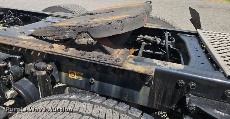 image for item OK9925 2020 Kenworth  T680 semi truck