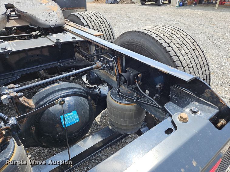 image for item OK9925 2020 Kenworth  T680 semi truck