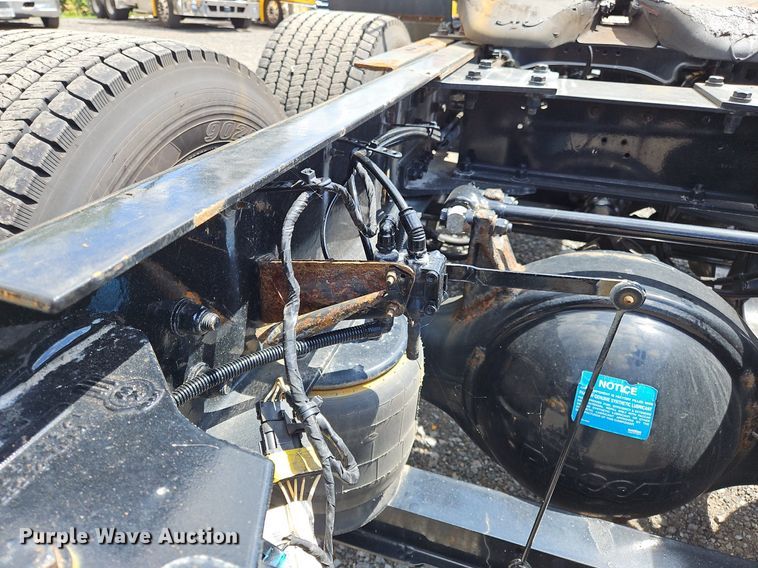 image for item OK9925 2020 Kenworth  T680 semi truck