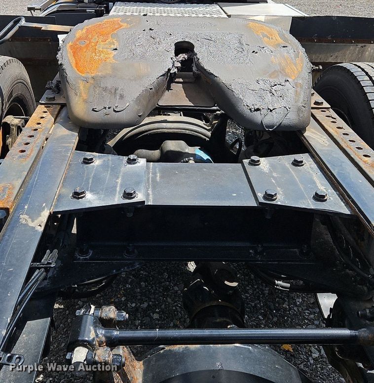 image for item OK9925 2020 Kenworth  T680 semi truck