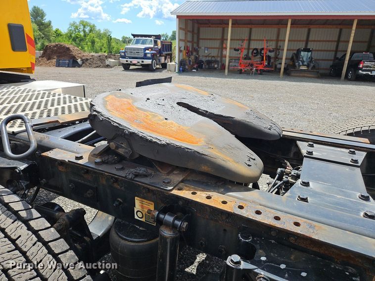 image for item OK9925 2020 Kenworth  T680 semi truck