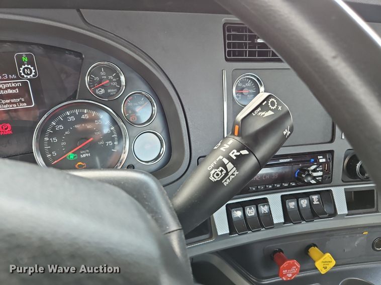 image for item OK9925 2020 Kenworth  T680 semi truck