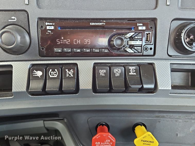 image for item OK9925 2020 Kenworth  T680 semi truck