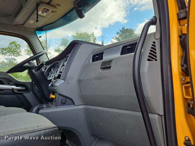 image for item OK9925 2020 Kenworth  T680 semi truck