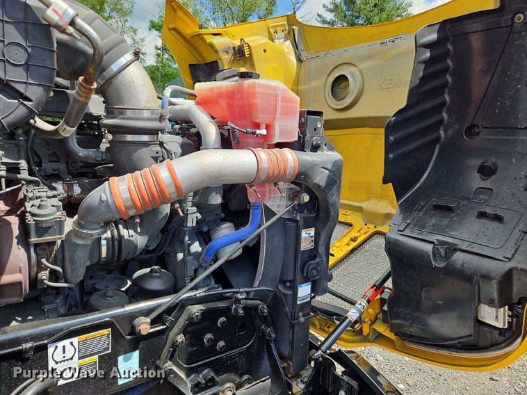 image for item OK9925 2020 Kenworth  T680 semi truck