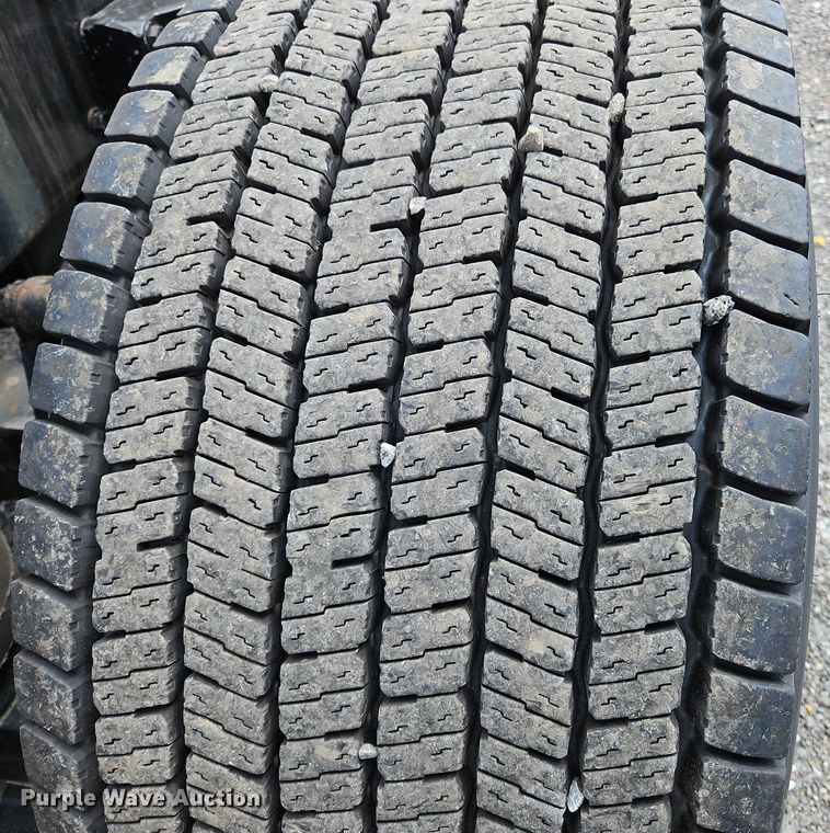 image for item OK9925 2020 Kenworth  T680 semi truck