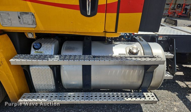 image for item OK9926 2021 Freightliner  Cascadia 126 semi truck