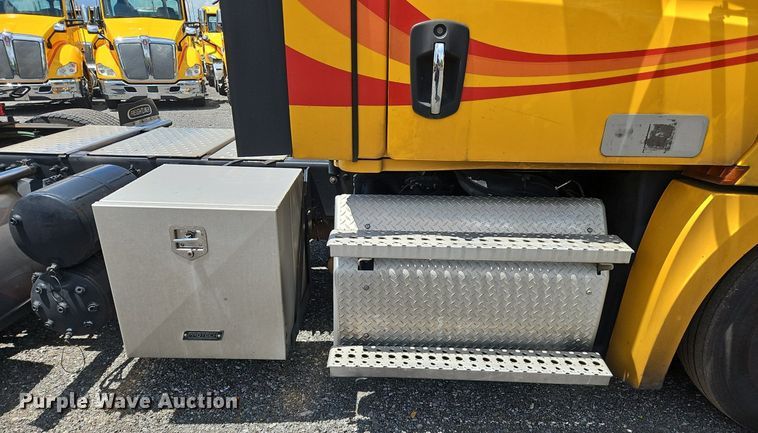 image for item OK9926 2021 Freightliner  Cascadia 126 semi truck