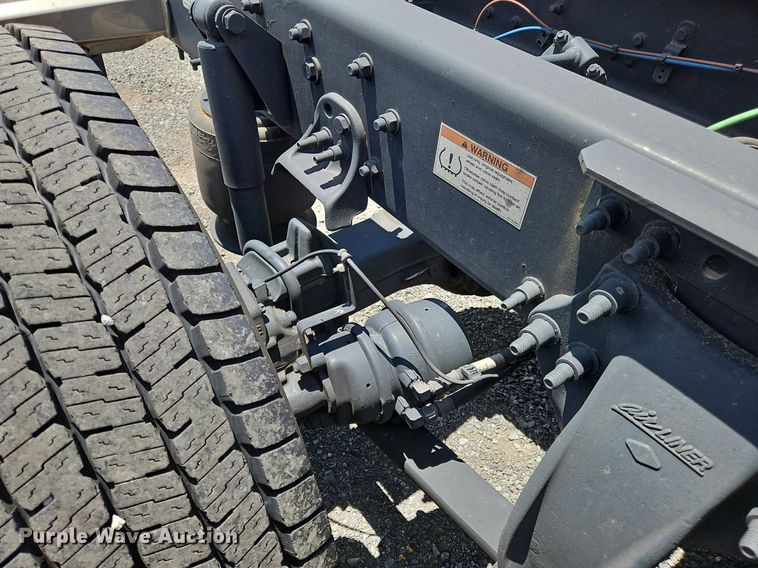 image for item OK9926 2021 Freightliner  Cascadia 126 semi truck