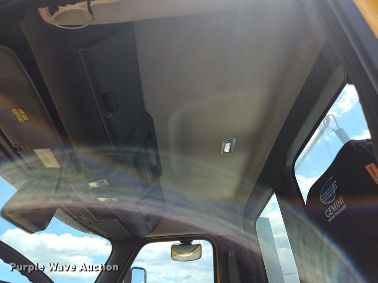 image for item OK9926 2021 Freightliner  Cascadia 126 semi truck