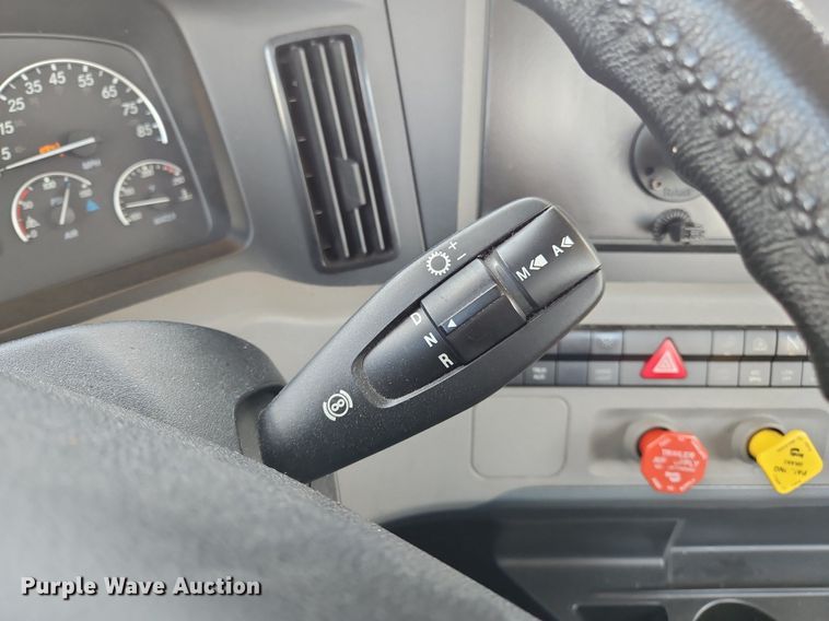 image for item OK9926 2021 Freightliner  Cascadia 126 semi truck