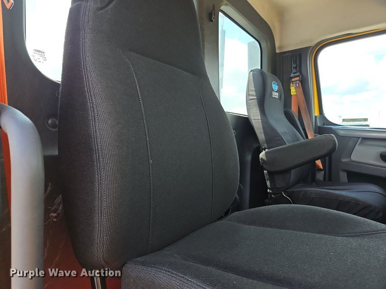 image for item OK9926 2021 Freightliner  Cascadia 126 semi truck