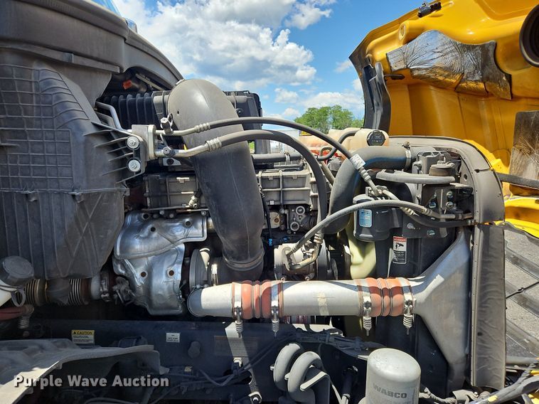 image for item OK9926 2021 Freightliner  Cascadia 126 semi truck