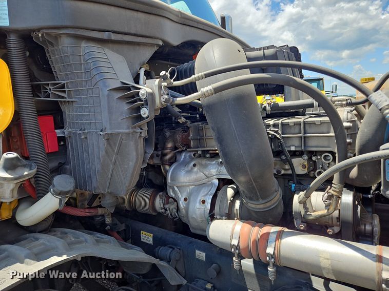 image for item OK9926 2021 Freightliner  Cascadia 126 semi truck