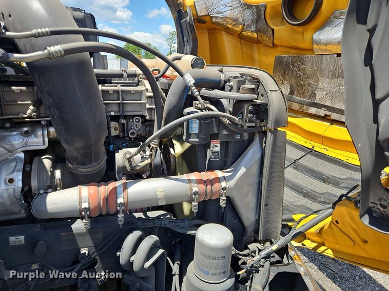 image for item OK9926 2021 Freightliner  Cascadia 126 semi truck