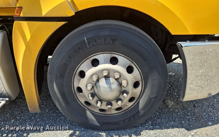 image for item OK9926 2021 Freightliner  Cascadia 126 semi truck